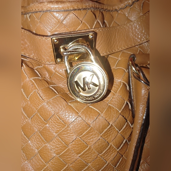 AUTHENTICMICHAEL Kors Handbag Purse Shoulder Bag  Suede Cross Weave Limi… - Picture 10 of 13